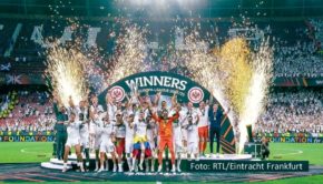 Im Mai 2022 gelang den Fußballern von Eintracht Frankfurt mit dem Sieg in der UEFA Europa League der erste internationale Titelgewinn seit 42 Jahren. Die zweistündige Dokumentation „In diesem Jahr – Der Film“, die ab dem 15. Mai bei RTL+ abrufbar ist, zeichnet den Triumph noch einmal nach. (Foto: RTL/Eintracht Frankfurt)