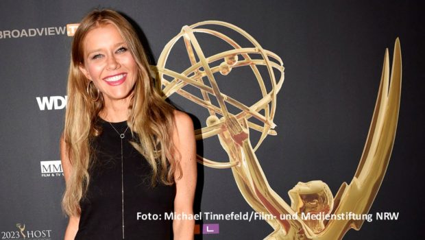 Eine der weltweit ausgerichteten Jurysitzungen für den diesjährigen International Emmy Award fand am 30. August in Köln statt. Zum anschließenden Empfang auf Schloss Arff kamen viele namhafte Gäste wie Moderatorin Laura Karasek, Schauspielerin Anna Schudt und Produzent Tom Spieß. (Foto: Michael Tinnefeld/Film- und Medienstiftung NRW)