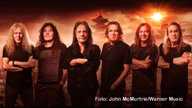 Nach Wacken ist vor Wacken. Die nächste Ausgabe des weltbekannten Heavy Metal-Festivals, bei der im August 2023 u.a. Iron Maiden mit Frontmann Bruce Dickinson auftreten sollen, war bereits nach wenigen Stunden ausverkauft. (Foto: John McMurtie/Warner Music)