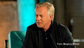 Mit Blick auf die Fußball-Weltmeisterschaft in Katar bringt MagentaTV am heutigen 19. September einen eigenen WM-Kanal an den Start. Zum Auftakt läuft eine Doku über das umstrittene Gastgeber-Land und eine prominent besetzte, von Johannes B. Kerner moderierte Diskussionsrunde. (Foto: Magnus Winter)