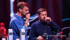 Winterscheidt und Heufer-Umlauf wollen es wieder wissen: In der heutigen Ausgabe „Joko und Klaas gegen ProSieben“ versuchen sie erneut Sendezeit zu ergattern. Für den Arbeitgeber sind u.a. „Galileo“-Moderator Stefan Gödde und Comedian Axel Stein im Einsatz. (ProSieben/Willi Weber)
