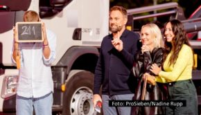 Im Staffelfinale der Show „Joko & Klaas gegen ProSieben“ treten die beiden Protagonisten am 14. November u.a. gegen die Moderatorinnen Janin Ulmann und Melissa Khalaj an. Zudem wird die „Schatzsuche“ für einen guten Zweck, die Joko Winterscheidt und Klaas Heufer-Umlauf initiiert haben, zum Abschluss gebracht. (Foto: ProSieben/Nadine Rupp)