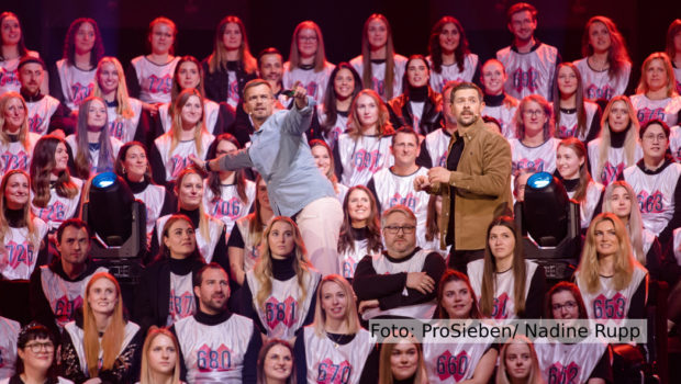 „Joko und Klaas gegen ProSieben“ geht am 23. Mai in die vorerst letzte Runde. Im großen Staffelfinale müssen die beiden Moderatoren gleich gegen 777 Mitarbeiterinnen und Mitarbeiter des Senders antreten. (Foto: ProSieben/Nadine Rupp)