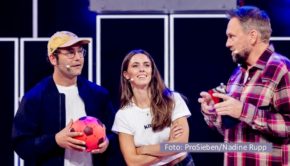 Der TV-Wettkampf zwischen Joko Winterscheidt und Klaas Heufer-Umlauf und ihrem Arbeitgeber ProSieben geht am 7. November in eine weitere Runde. Dabei müssen sich die beiden Entertainer u.a. gegen Sängerin Vanessa Mai und deren Kollegen Bosse behaupten. Wie gewohnt führt Steven Gätjen als Moderator durch „Joko & Klaas gegen ProSieben“. (Foto: ProSieben/Nadine Rupp)