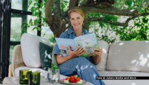 Im Kosmos-Verlag erscheint am heutigen 24. Juni das zweite Kinderbuch von Autorin, Moderatorin und Homefarming-Expertin Judith Rakers. In der Fortsetzung ihrer Reihe rund um Kater Jack heißt es diesmal „Kleine Farm in großer Gefahr“.Foto © Jukers Media and More