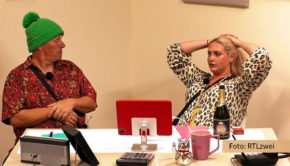 Eigentlich mussten Sarah Knappik und Manni Ludolf den „Kampf der Realitystars“ in der vergangenen Woche verlassen. Doch durch einen mysteriösen Deal bekommt einer der beiden in der neuen Ausgabe am 10. Mai eine zweite Chance und darf möglicherweise in die Promi-Sala zurückkehren. (Foto: RTLzwei)