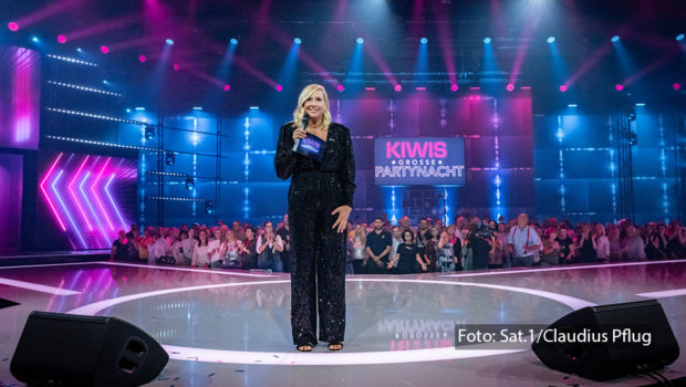 Am 27. Dezember feiert die erste Ausgabe von „Kiwis großer Partynacht“ in Sat.1 ihre Premiere. Gastgeberin Andrea Kiewel begrüßt zur großen Auftaktshow zwischen den Jahren Musikstars wie Anastacia, Peter Maffay, PUR, Vanessa Mai, Alphaville und DJ Ötzi. (Foto: Sat.1/Claudius Pflug)
