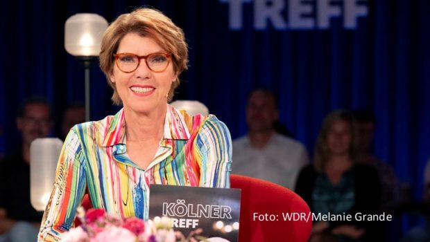 Bettina Böttinger verabschiedet sich nach 30 Jahren vom Freitags-Talk im WDR Fernsehen. In ihrer letzten „Kölner Treff“-Ausgabe begrüßt die Moderatorin am 27. Oktober prominente Gäste wie Herbert Grönemeyer, Annette Frier, Guido Maria Kretschmer und Margarita Broich. (Foto: WDR/Melanie Grande)
