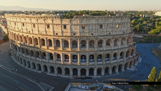 Das Kolosseum gilt bis heute als eines der eindrucksvollsten Wahrzeichen der Antike. Ab dem 27. Juli zeigt National Geographic die Doku-Serie „Kolosseum: Aufstieg und Fall des Römischen Reiches“ und wirft einen faszinierenden Blick auf die Geschichte des Bauwerks. Foto © Blink Films