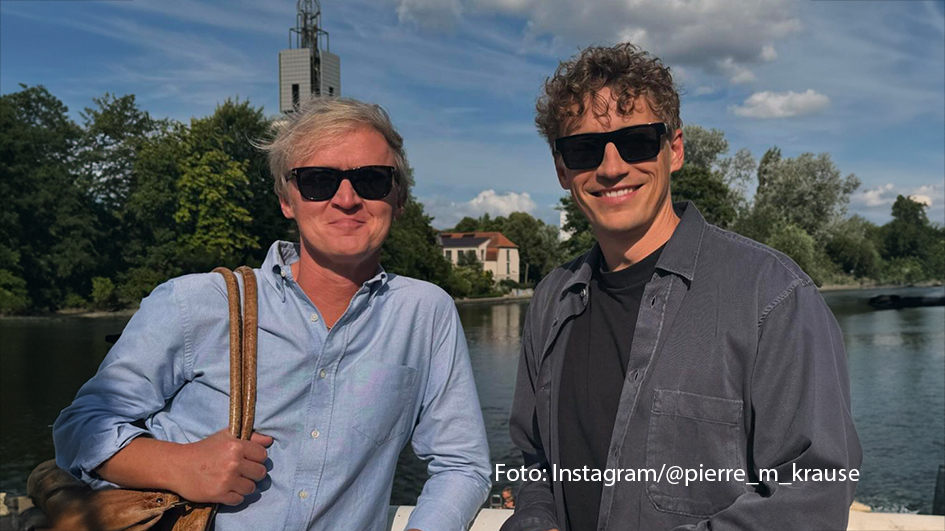 In der aktuellen Ausgabe von „Krause kommt“ besucht Moderator Pierre M. Krause den Sänger und Songwriter Tim Bendzko in dessen Zuhause bei Potsdam. Die Folge wird am 9. November im SWR-Fernsehen ausgestrahlt und ist bereits in der ARD Mediathek verfügbar. (Foto: Instagram/@pierre_m_krause)