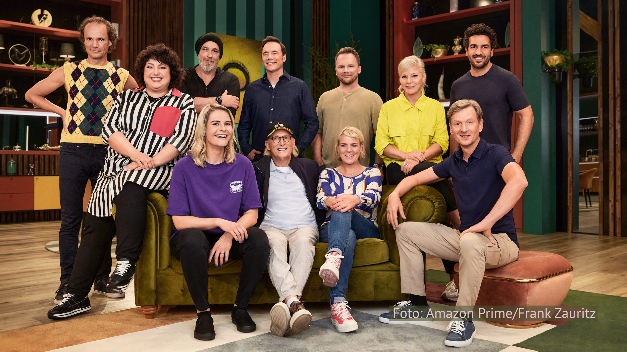 Die preisgekrönte Comedyshow „LOL: Last One Laughing“ kehrt in diesem Frühjahr mit der fünften Staffel zurück. Diesmal stellen sich u.a. Otto Walkes, Meltem Kaptan, Michael Kessler, Ina Müller und Elyas M’Barek dem strikten Lachverbot für den guten Zweck. (Foto: Amazon Prime/Frank Zauritz)