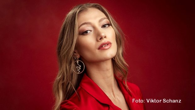 Sängerin Leony ist einer der Musik-Acts, die bei der Verleihung des Deutschen Radiopreises am 8. September auftreten. Auch die Sportfreunde Stiller, die nach fünf Jahren Pause ihr Comeback feiern, sind für die Gala in Hamburg angekündigt. (Foto: Viktor Schanz)