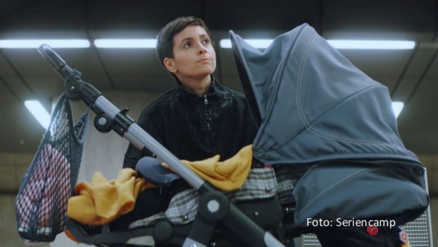 Noch bis einschließlich 17. Juni läuft das Festivalprogramm bei der ersten Kölner Ausgabe des Seriencamps. Darin sind u.a. die neue Staffel der ZDF-Dramedy „Lu van Loser“ von und mit Alice Gruia sowie die preisgekrönte iranische Serie „The Actor“ zu sehen. (Foto: Seriencamp)