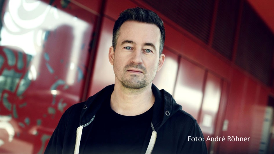 Dem vielfach preisgekrönten Filmemacher Christian Schwochow ist eine „Tribute“-Reihe im Rahmen des 45. Filmfestivals Max Ophüls Preis in Saarbrücken gewidmet. Ab dem 23. Januar stehen dort drei seiner Filme und zudem ein Werkstattgespräch auf dem Programm. (Foto: André Röhner)