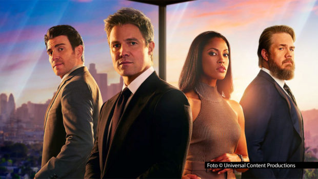 Zu der in New York spielenden Anwaltsserie „Suits“ gibt’s nun ein an der Westküste der USA angesiedeltes Spin-off. „Suits LA“ mit den Hauptdarstellern Bryan Greenberg, Stephen Amell, Lex Scott Davis und Josh McDermitt startet am 17. April in Deutschland exklusiv bei MagentaTV+. (Foto © Universal Content Productions)