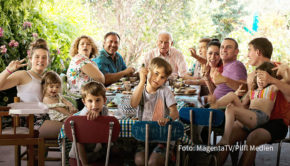 Für ihren Film „Alcarràs – Die letzte Ernte“ erhielt die spanische Regisseurin Carla Simón im Berlinale-Wettbewerb 2022 den Goldenen Bären. Jetzt ist ihre bewegende Familiengeschichte exklusiv bei MagentaTV zu sehen. (Foto: MagentaTV/Piffl Medien)