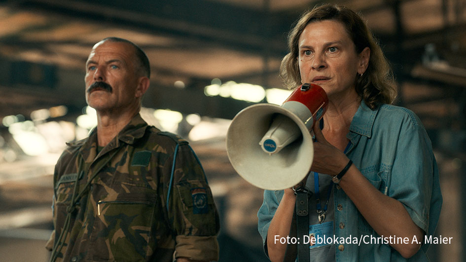 Ab dem morgigen 11. August zeigt MagentaTV exklusiv „Quo Vadis, Aida?“. Das bewegende Drama mit Jasna Ðuričic in der Hauptrolle wurde drei Mal mit dem Europäischen Filmpreis ausgezeichnet. Im Mittelpunkt steht eine Frau, die im Bosnienkrieg möglichst viele Menschen vor einem Massaker retten will. (Foto: Deblokada/Christine A. Maier)