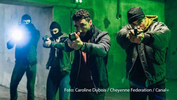 Seit dem 12. März gibt’s bei MagentaTV eine neue Crime-Serie zum Streamen. In „The Brigade“ geht’s mit der französischen Spezialeinheit B.R.I.-Versailles in die Einsätze. Die Hauptrollen übernehmen u.a. Schauspieler Sofian Khammes und Rabah Naït Oufella. (Foto: Caroline Dubois/Cheyenne Federation/Canal+)