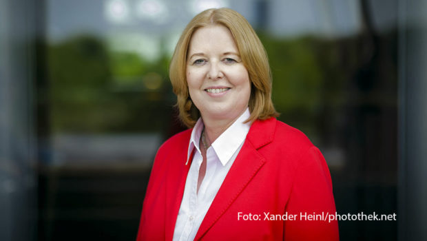 Am 10. April begrüßt Sandra Maischberger u.a. Bundestagspräsidentin Bärbel Bas zu einer neuen Ausgabe ihrer ARD-Talkshow. Im Studio erklärt die SPD-Politikerin ab 22:50 Uhr, wie wehrhaft die deutsche Demokratie ihrer Meinung nach derzeit noch ist. Zu den weiteren Gästen des Abends zählen u.a. Julia Klöckner und Micky Beisenherz. (Foto: Xander Heinl/photothek.net)