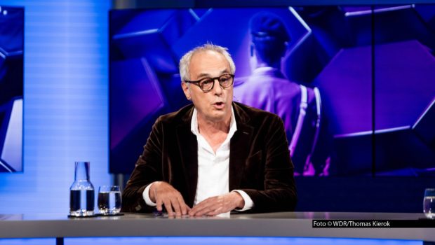 Spitzenkoch Christian Rach ist am Dienstagabend, den 28. April, zu Gast in einer neuen Ausgabe der ARD-Talkshow „Maischberger“. Gemeinsam mit Moderatorin Sandra Maischberger blickt der Gastronom und Moderator auf die wichtigsten Ereignisse der vergangenen Tage. Foto © WDR/Thomas Kierok