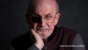 Sandra Maischberger lädt am Abend des 15. Mai zu einer neuen Ausgabe ihrer ARD-Talkshow ein. Diesmal nehmen u.a. die langjährige „heute“-Moderatorin Petra Gerster, SPD-Chef Lars Klingbeil und die bayerische Landtagspräsidentin Ilse Aigner im Studio Platz. (Foto: WDR/Oliver Ziebe)