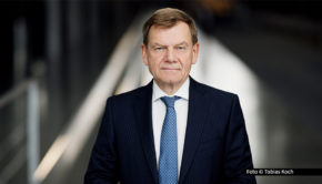 Am 18. Juni begrüßt Sandra Maischberger erstmals den neuen Bundesaußenminister Johann Wadephul in ihrer ARD-Talkshow. Gemeinsam mit dem CDU-Politiker blickt die Moderatorin auf die Eskalation zwischen Israel und dem Iran sowie den anhaltenden Ukraine-Krieg.