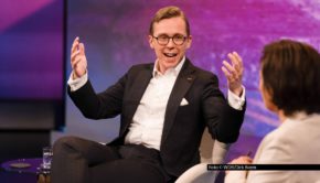 In einer neuen Ausgabe der ARD-Talkshow „Maischberger“ diskutieren am 11. März der Sozialdemokrat Kevin Kühnert und der CDU-Politiker Philipp Amthor über die Bewertung der Regierungsarbeit und die Perspektiven ihrer Parteien im Superwahljahr 2026. Foto © WDR/Dirk Borm