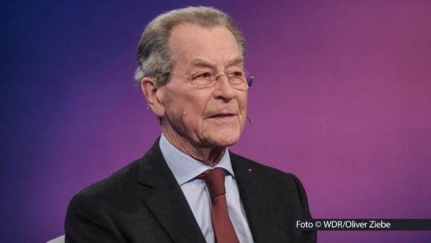 Am 30. April begrüßt Sandra Maischberger in ihrer ARD-Talkshow den früheren SPD-Chef Franz Müntefering. Der einstige Bundesminister und Vizekanzler schätzt am Abend u.a. den Einfluss seiner Partei im zukünftigen Kabinett Merz ein. Foto © WDR/Oliver Ziebe