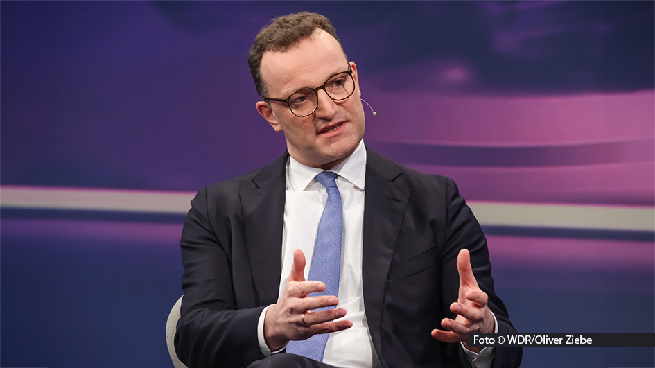 Die große Koalition ist zurück – doch kann sie diesmal ohne Streit regieren? Unionsfraktionschef Jens Spahn erklärt bei Sandra Maischberger, wie das gehen kann. Auch der Ukraine-Krieg und die internationalen Vermittlungsversuche sind Thema in der „Maischberger“-Ausgabe vom 21. Mai. (Foto: © WDR/Oliver Ziebe)