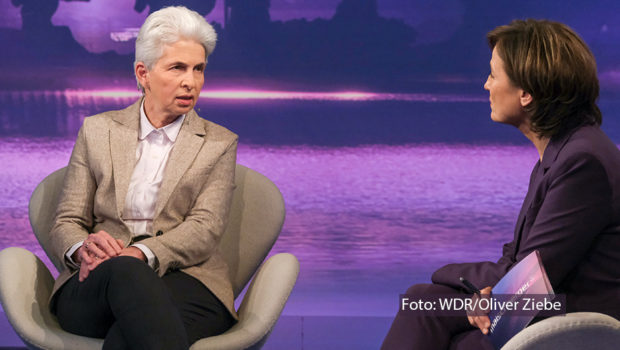 Die ukrainischen Truppen vermeldeten zuletzt Erfolge an der Südfront und auf der Krim. Wie die aktuellen Geschehnisse einzuschätzen sind, diskutiert Sandra Maischberger am 26. September in ihrer ARD-Talkshow u.a. mit FDP-Verteidigungsexpertin Marie-Agnes Strack-Zimmermann. (Foto: WDR/Oliver Ziebe)