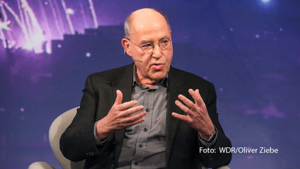 Am 31. Januar geht Moderatorin Sandra Maischberger gemeinsam mit ihren Gästen der Frage auf den Grund, warum die Ampelregierung derzeit immer stärker auf Kritik in der deutschen Bevölkerung stößt. Zu den Gästen der neuen „Maischberger“-Ausgabe zählen u.a. die Politiker Gregor Gysi und Christian Dürr. (Foto: WDR/Oliver Ziebe)