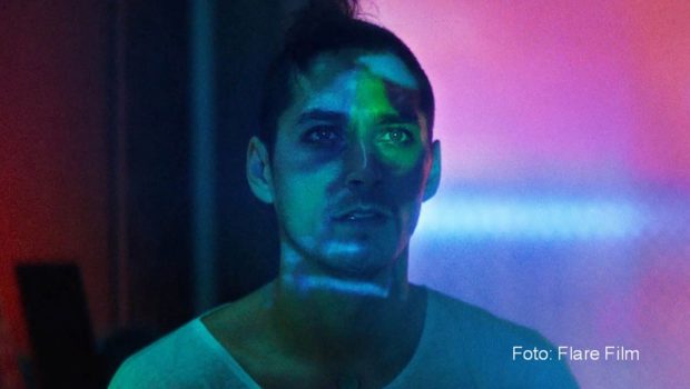 Der deutsch-niederländische Spielfilm „Everything Will Change“ mit Noah Saavedra feiert am 16. Januar als Eröffnungsfilm beim 43. Max Ophüls Preis seine Deutschlandpremiere. Das Festival wird als Kombination aus Publikumsvorführungen und Streaming durchgeführt. (Foto: Flare Film)