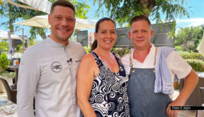 Auf Mallorca betreiben Nicole und Jens Bräuning das Restaurant „Adelfas by Jens“. In dieser Woche gehören sie zu den deutschsprachige Gastronomen, die sich dem Wettbewerb der Kabel Eins-Reihe „Mein Lokal, Dein Lokal“ stellen. Durch die Sendungen führt Zwei-Sterne-Koch Robin Pietsch. Foto © Joyn