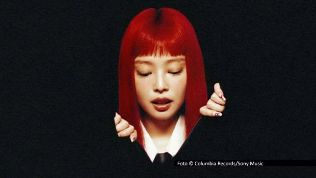 Erstmals wird die Verleihung der Melon Music Awards, eine der bedeutendsten Veranstaltungen der K-Pop-Szene, in Deutschland live übertragen. MagentaTV zeigt die Awards-Show aus Seoul am 20. Dezember. Dabei sind Stars wie Jennie, G-Dragon, Exo, Aespa und BoyNextDoor. Foto © Columbia Records/Sony Music