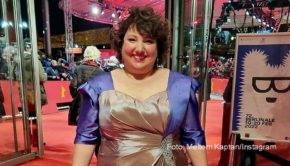 Am Donnerstagabend wurde die 72. Berlinale eröffnet. Auf dem Roten Teppich mit dabei war auch Meltem Kaptan, die als Hauptdarstellerin in „Rabiye Kurnaz gegen George W. Bush“ im Wettbewerb vertreten ist. Die Weltpremiere des Films von Andreas Dresen findet am morgigen 12. Februar statt. (Foto: Meltem Kaptan/Instagram)