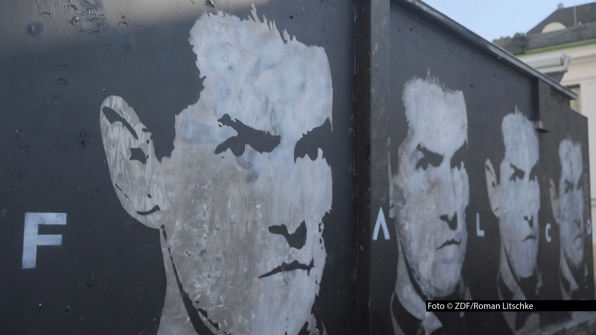 In der 3sat-Reihe „Metropolen des Pop“ geht’s um das kulturelle Leben in fünf europäischen Städten. Neben Stockholm, Mailand, London und Prag gehört dazu auch Wien, wo u.a. ein Graffiti von Street-Art-Künstler Tabby an den legendären Popstar Falco erinnert. Foto © ZDF/Roman Litschke