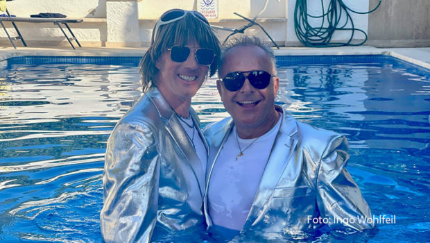 Vom „Ballermann“ ins Schlagerland: Tim Toupet und Mickie Krause betreten musikalisches Neuland und treten erstmals als Duo auf. Anfang nächsten Monats erscheint ihre gemeinsame Single „Dann leg ich Schlager auf“. (Foto: Ingo Wohlfeil)