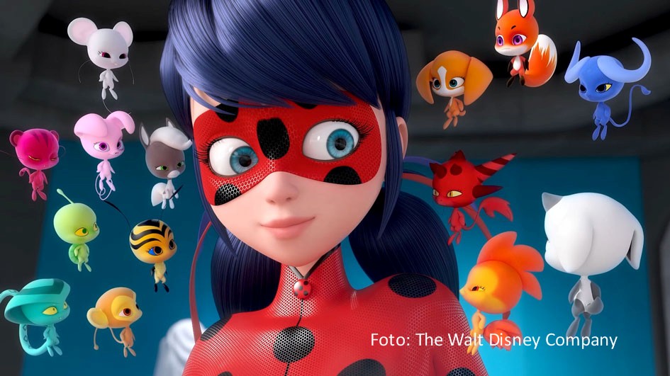 Der deutsche Disney Channel im Free-TV ist seit zehn Jahren auf Sendung. Das runde Jubiläum wird am 13. Januar mit einer umfassenden Sonderprogrammierung gefeiert, in deren Rahmen u.a. das Staffelfinale der Erfolgsserie „Miraculous – Geschichten von Ladybug und Cat Noir“ seine Premiere feiert. (Foto: The Walt Disney Company)