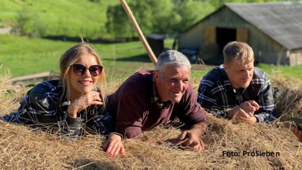 In der neuen ProSieben-Show „Mission: Job Unknown“ müssen Prominente an internationalen Schauplätzen berufliche Herausforderungen meistern. Jeweils zwei Duos treten gegeneinander an. Los geht’s am 14. Februar mit Laura Karasek und Oliver Pocher sowie Sven Hannawald und Mario Basler. (Foto: ProSieben)