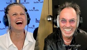 In der neuen Ausgabe des barba radio-Podcasts „Mit den Waffeln einer Frau“ begrüßt Entertainerin Barbara Schöneberger den TV-Routinier Hugo Egon Balder. Im Gespräch geht’s u.a. ums Älterwerden, einen gesunden Lebensstil und denkwürdige Songtitel. (Foto: barba radio)
