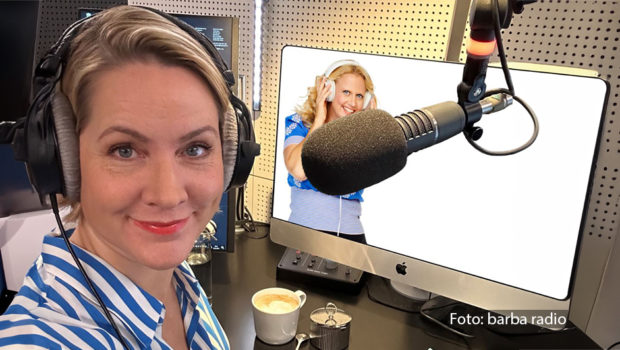 Barbara Schöneberger hat für die Osterausgabe ihres Podcasts „Mit den Waffeln einer Frau“ Judith Rakers eingeladen. Die Moderatorin und Autorin spricht u.a. über ihre Leidenschaft für die Selbstversorgung sowie ihre Entscheidung, nach 19 Jahren die „Tagesschau“ zu verlassen. (Foto: barba radio)