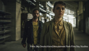 Ab 4. September zeigt Sky „Munich Games“, eine sechsteilige Polit-Thriller-Serie vor dem Hintergrund des Terroranschlags während der Olympischen Spiele 1972 in München. Regie führte Philipp Kadelbach. In den Hauptrollen spielen Seyneb Saleh und Yousef Sweid. (Foto: Sky Deutschland/Amusement Park Film/Sky Studios)