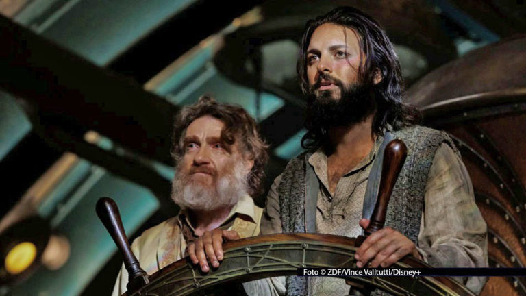HP_Nautilus_Shazad Latif, Thierry Frémont_Foto ZDF_Vince Valitutti_Disney+
