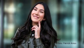 Eine sechsköpfige Jury entscheidet am 24. Februar über die Vergabe des Titels „Miss Germany 2024“. In dem Gremium ist neben u.a. der Schauspielerin Vivien Wulf und dem Influencer Twenty4tim auch die ProSieben-Moderatorin Neda Peemüller vertreten. (Foto: Patrick Amos)