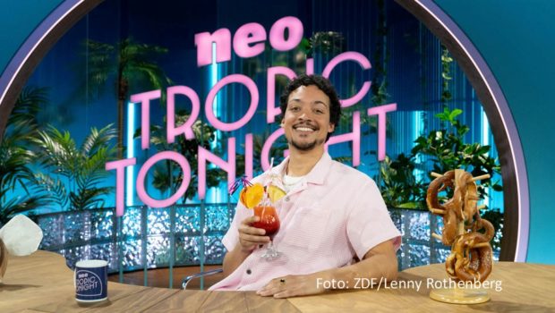 Schwaben (fast) unter sich: Am 18. April begrüßt Comedian und Moderator Aurel Mertz in seiner neuen Late-Night-Show „Neo Tropic Tonight“ Sängerin Vanessa Mai. „Die Queen von Backnang“ feiert demnächst Jubiläum in Stuttgart. Außerdem gibt’s ein neues Album. (Foto: ZDF/Lenny Rothenberg)
