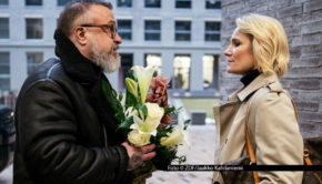 Im Rahmen des öffentlich-rechtlichen Serienabkommens „New8“ sind bereits zahlreiche hochwertige Produktionen wie das finnische Crime-Drama „Queen of Fucking Everything“ entstanden. Nun wird die Initiative, an der das ZDF und sieben weitere Partner beteiligt sind, bis 2029 verlängert. (Foto © ZDF/Jaakko Kahilaniemi)