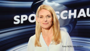 Die Spiele der Fußball-Weltmeisterschaft der Frauen werden ab dem 20. Juli von ARD und ZDF übertragen. Nach 17 Jahren verabschiedet sich dabei die ehemalige Nationalspielerin und Weltmeisterin Nia Künzer als Expertin aus dem ARD-Team. (Foto: NDR/Jann Wilken)