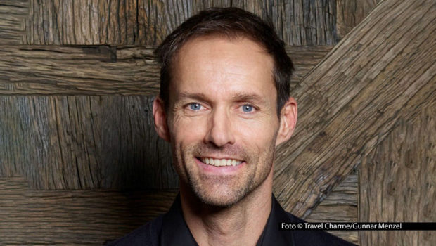 Zum dritten Mal wird die Liebelt-Arena in Lippstadt zum Schauplatz des von Comedian Matze Knop initiierten „Numero Uno Cups“. Bei dem Benefiz-Fußballspiel wirken diesmal u.a. Skisprung-Star Sven Hannawald, Sängerin Jenice, Entertainer Oliver Pocher sowie die Ex-Profis Ailton und Ansgar Brinkmann mit. Foto © Travel Charme/Gunnar Menzel