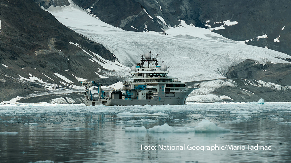 Im August zeigt National Geographic die exklusive TV-Premiere von „OceanXplorers – Geheimnisse der Ozeane“. Host und Executive Producer ist Oscar-Preisträger James Cameron. Mit an Bord sind u.a. die Tiefseeforscherin Zoleka Filander sowie der Meeresbiologe Pedro Afonso. (Foto: National Geographic/Mario Tadinac)