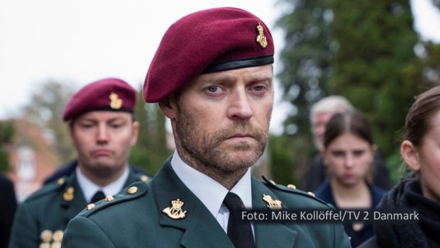 In der dänisch-deutschen Thriller-Serie „Oxen“ spielt Jacob Lohmann den titelgebenden Elitesoldaten, der nach seiner unehrenhaften Entlassung aus der Armee für die Geheimpolizei PET arbeitet. Der Sechsteiler, basierend auf den Bestsellern von Jens Henrik Jensen, läuft ab Ende Februar in der ZDF-Mediathek. (Foto: Mike Kollöffel/ TV 2 Danmark)